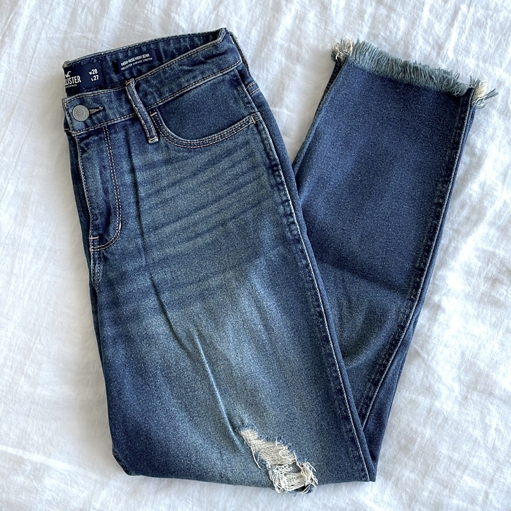 Hollister High-Rise Distressed Mom Jean Vintage Stretch // Sz 7R